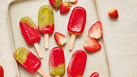 Erdbeer-Kiwi-Eis-am-Stiel