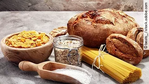 whole grain products with complex carbohydrates Getreideprodukte: Brot, Nudeln, Cornflakes