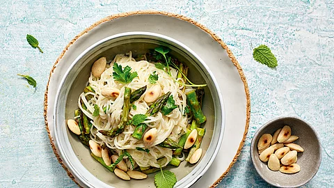 Grüner Glasnudelsalat