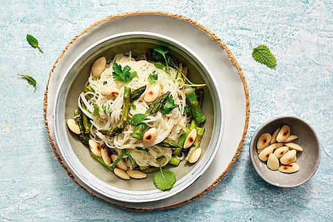 Grüner Glasnudelsalat