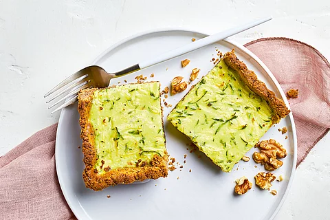 Zucchini-Quiche mit Walnussboden 