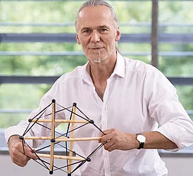Autorenporträt von Dr. Robert Schleip.