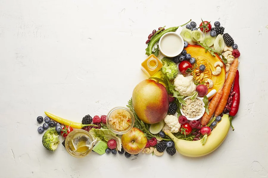Gesunde Ernährung Viel Obst und Gemüse, von Oben fotografiert