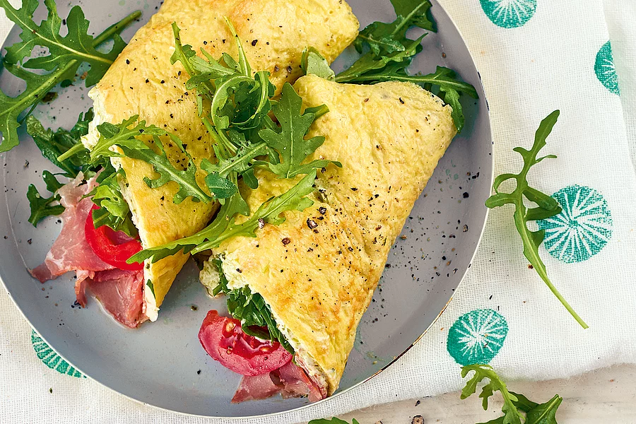 Eier-Wraps mit Schinken und Ziegenfrischkäse