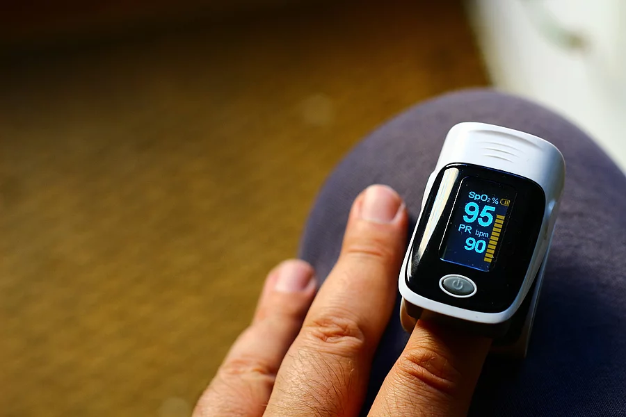 Pulsoxymeter am Finger.