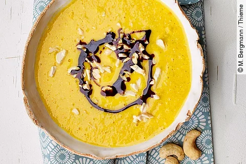Cashew-Kürbis-Cremesuppe