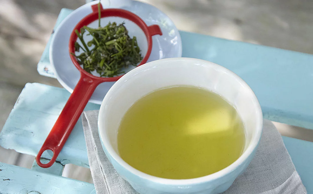 Tee mit Schafgarbenblüten