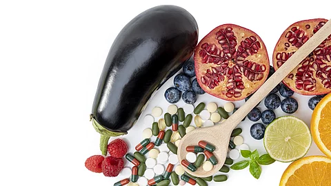 Obst, Gemüse und bunte Pillen