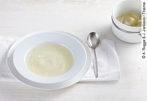 Teller mit Suppe, Terrine mit Fastenbrühe