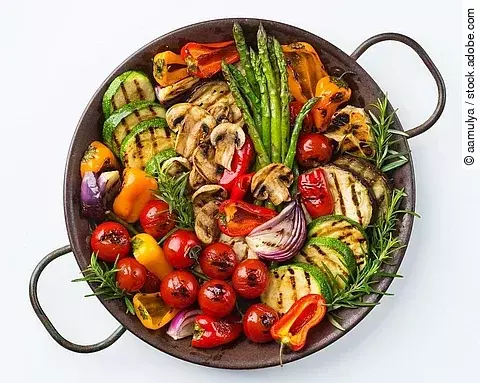 Gegrilltes Gemüse im Topf