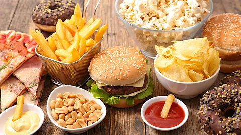 Fast Food: Burger, Pommes, Ketchup, Chips, Popcorn, Pizza, Donuts