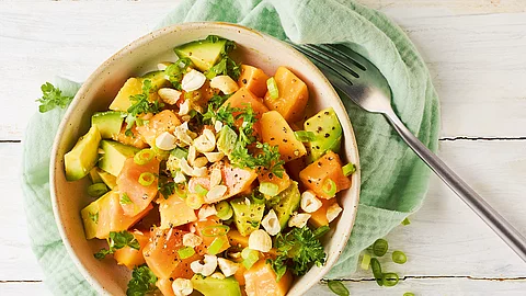Cashew-Papaya-Salat mit Avocado