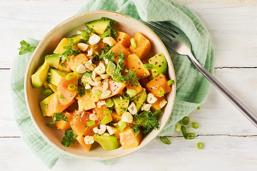 Cashew-Papaya-Salat mit Avocado