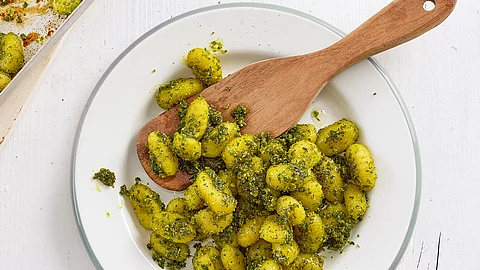 Pesto-Gnocchi vom Blech