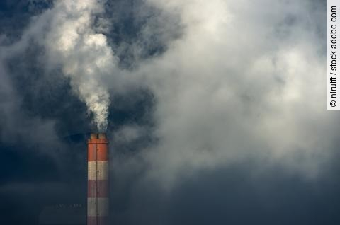 Rauch aus Kohlekraftwerk 