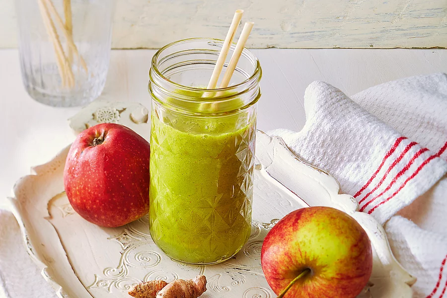 Power-Smoothie mit Kurkuma und Ingwer