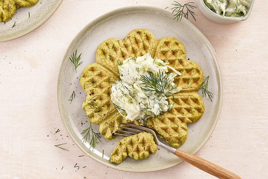 Erbsenwaffeln mit Gurkendip