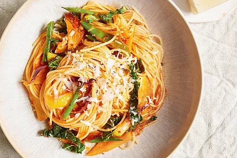 Mais-Spaghetti mit Wokgemüse
