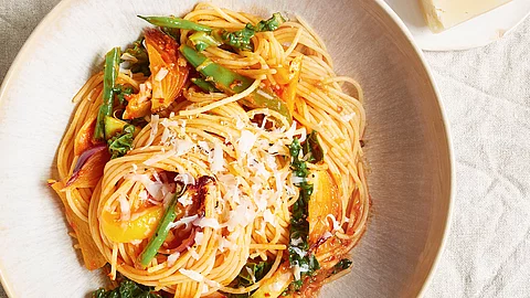 Mais-Spaghetti mit Wokgemüse