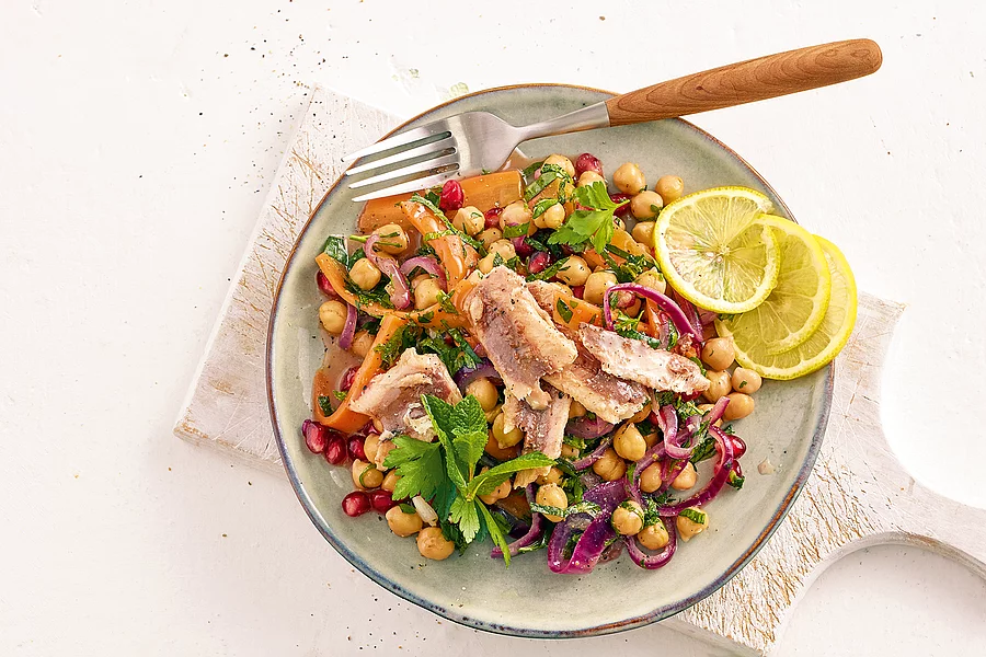 Sardinen auf Kichererbsensalat