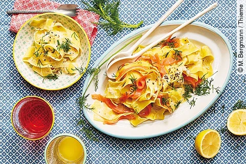 Pasta mit Räucherlachs und Zitrone