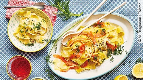 Pasta mit Räucherlachs und Zitrone