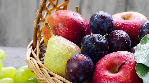 Korb, Obst, regional, Apfel, Birne, Zwetschge