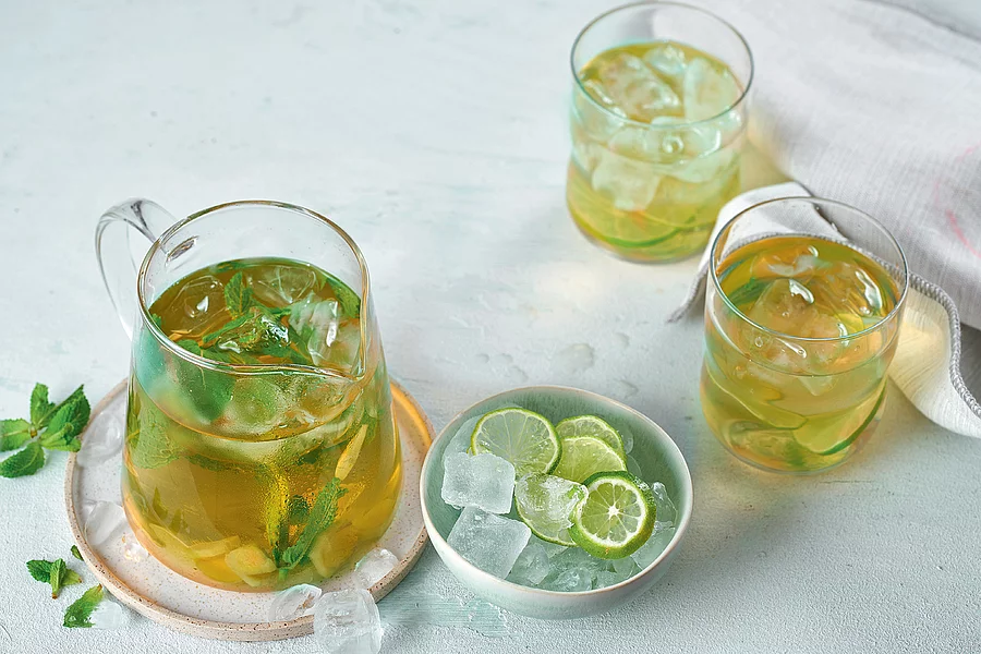 Grüner Eistee mit Limette