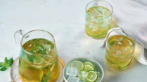 Grüner Eistee mit Limette