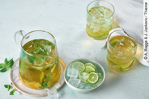 Grüner Eistee mit Limette