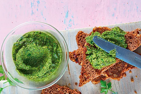 Kokos-Petersilie-Powerpaste