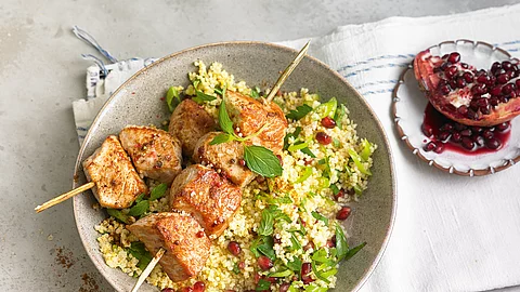 Orientalische Puten-Spieße mit Hirsesalat