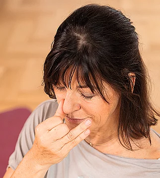 Frau, Atemübung, Yoga, Mondatmung