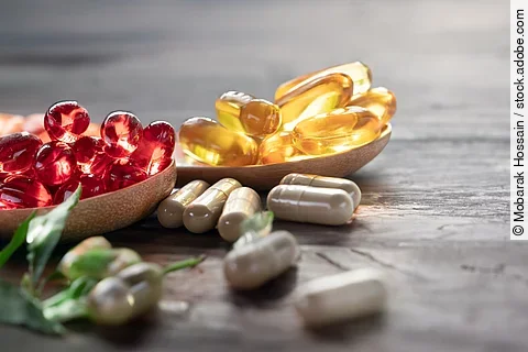 Verschiedenfarbige Kapseln, Supplemente