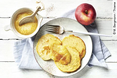 American Pancakes mit Zimtapfelmus