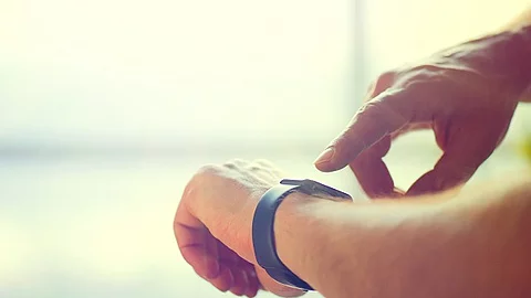 Handgelenk mit Smartwatch