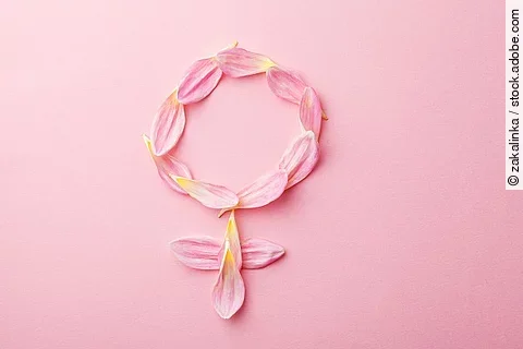 Gender Symbol für Weiblichkeit aus Blütenblättern