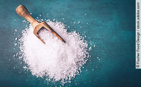 Bild von Salz mit Schäufelchen