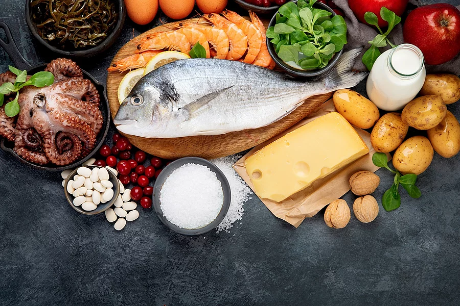 Lebensmittel mit einem hohen Jodgehalt (Fisch, Käse, Kartoffeln etc.)