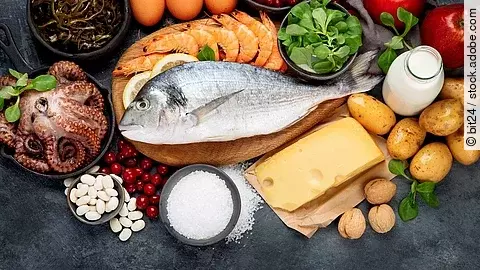 Lebensmittel mit einem hohen Jodgehalt (Fisch, Käse, Kartoffeln etc.)