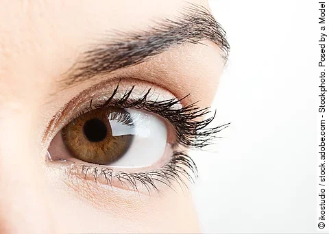 Auge einer Frau