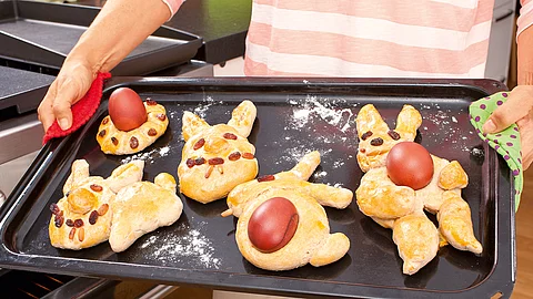Hefeteig für Osterhase und Osternest