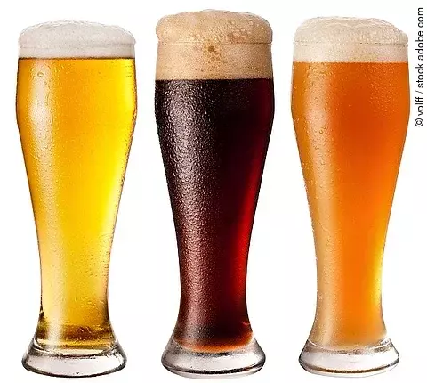 Drei Gläser mit Weizenbier