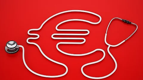 Stethoscope cord forming shape of Euro symbol. 3D illustration Symbolbild Kommerz und Gesundheit; Stethoskop und Eurozeichen auf rotem Untergrund