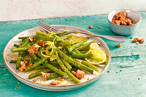 Bohnen mit Zitrone und Walnüssen