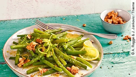 Bohnen mit Zitrone und Walnüssen