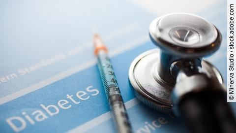 Diabetes mellitus; Insulinspritze und Stethoskop