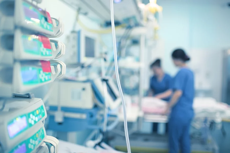 Working nurses in the CCU Intensivstation