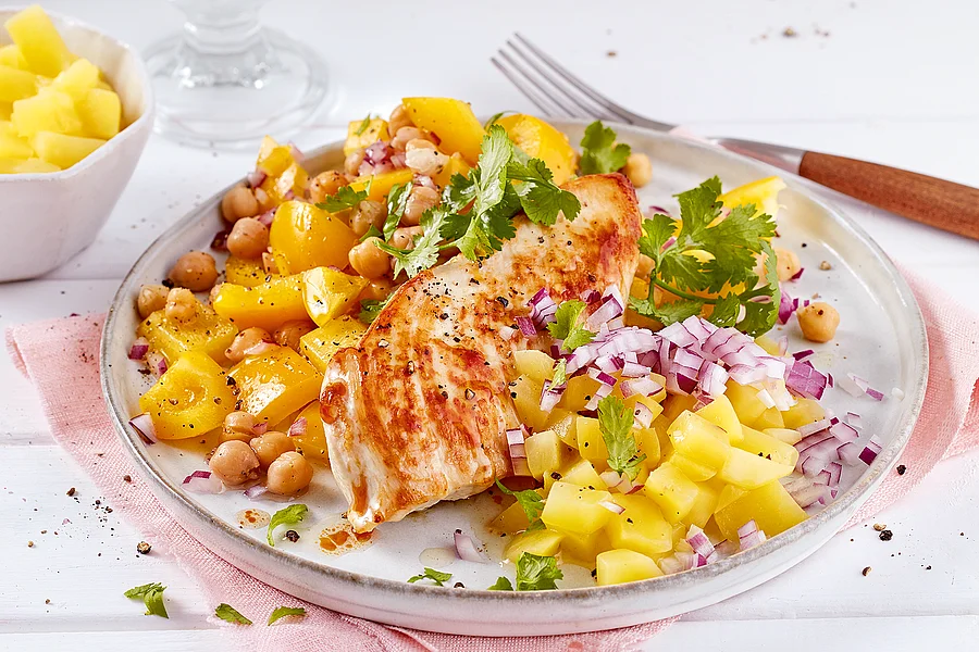 Gebratene Hähnchenbrust mit Kichererbsensalat