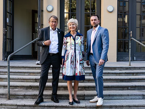 Prof. Heyo K. Kroemer, Dr. Friede Springer, Prof. Georg Seifert (v.l.n.r.).